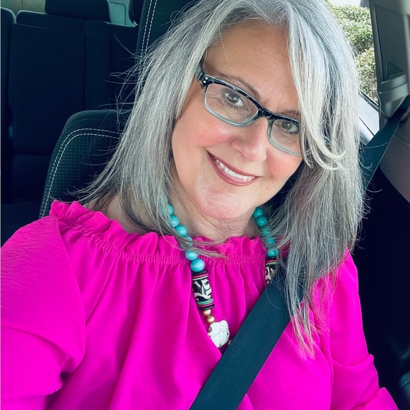 Meet your Posher, Gaye Price - Picture 1 of 11